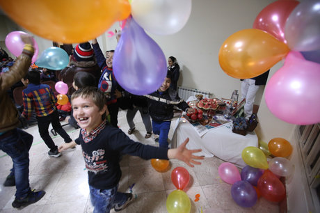 سال نو را کنار کودکانی آغاز کنیم که مدتهاست عیدی ندارند